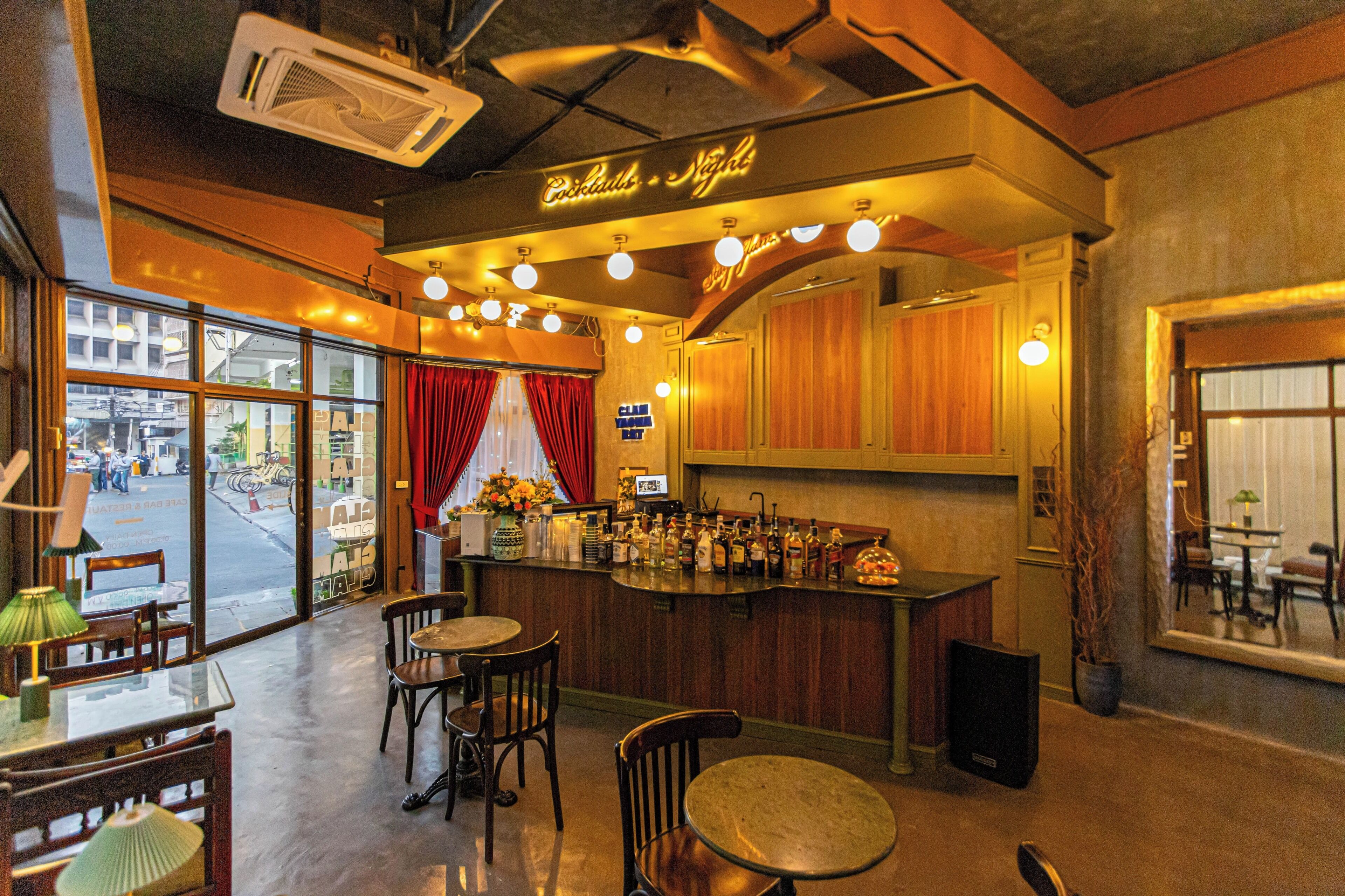 酒吧（店内）