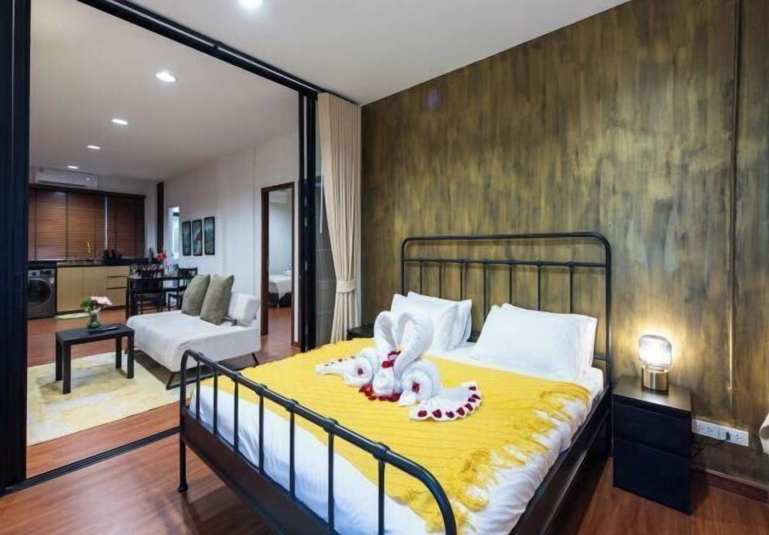 Blackout drapes, iron/ironing board, free WiFi, bed sheets