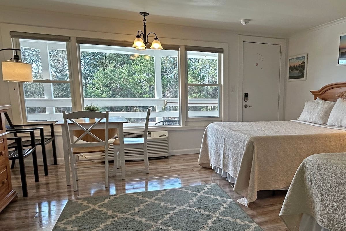 Studio | 2 bedrooms, free WiFi, bed sheets