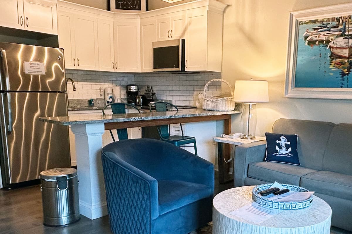 Maison en rangée | Espace de travail pour ordinateurs portables, accès au Wi-Fi (inclus)