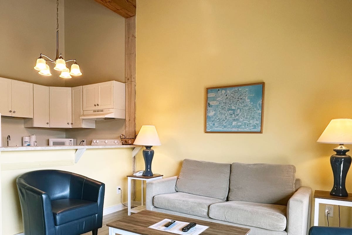 Maison en rangée | Espace de travail pour ordinateurs portables, accès au Wi-Fi (inclus)