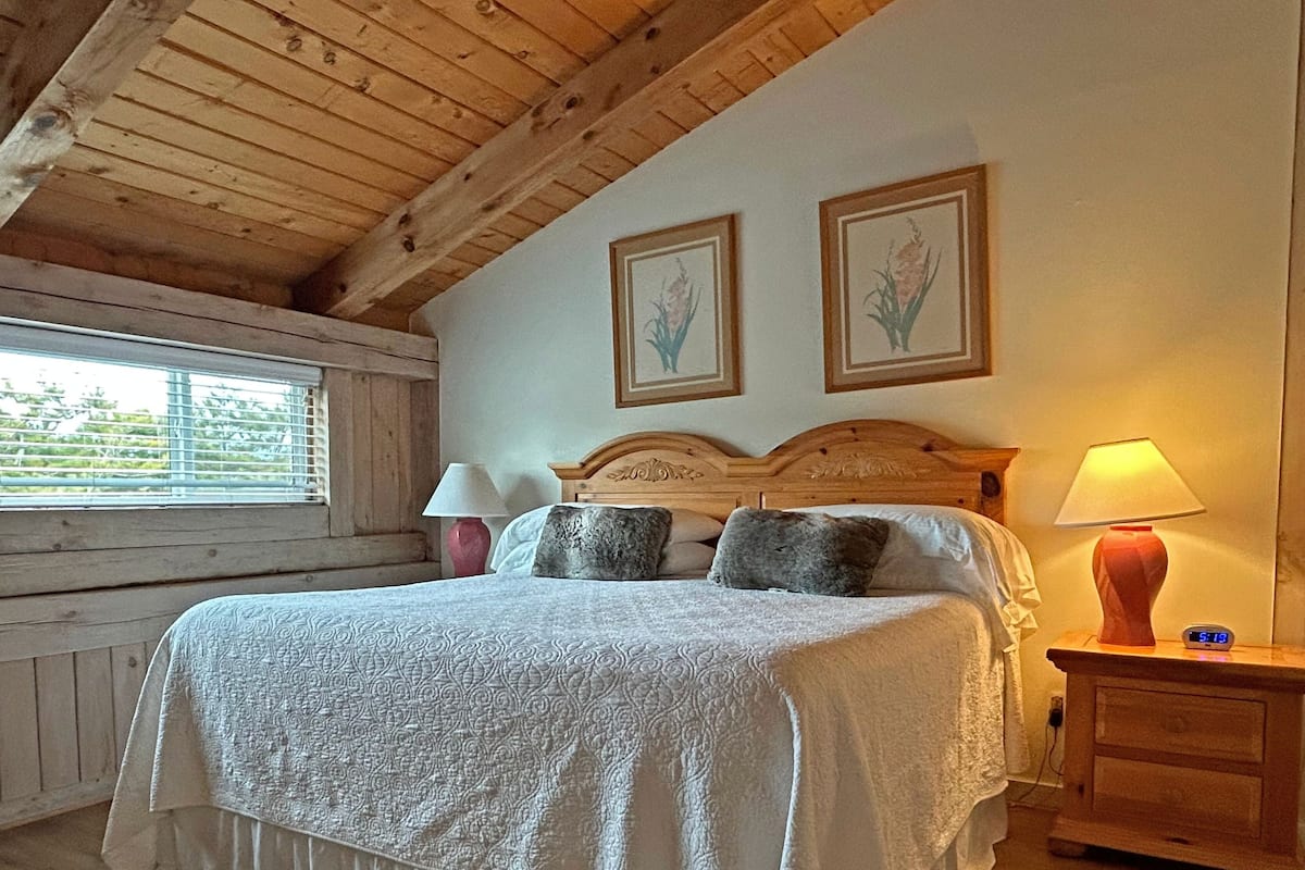 Maison en rangée | Espace de travail pour ordinateurs portables, accès au Wi-Fi (inclus)