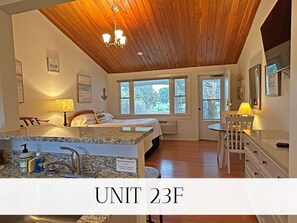 Estudi | Wifi gratuïta i roba de llit