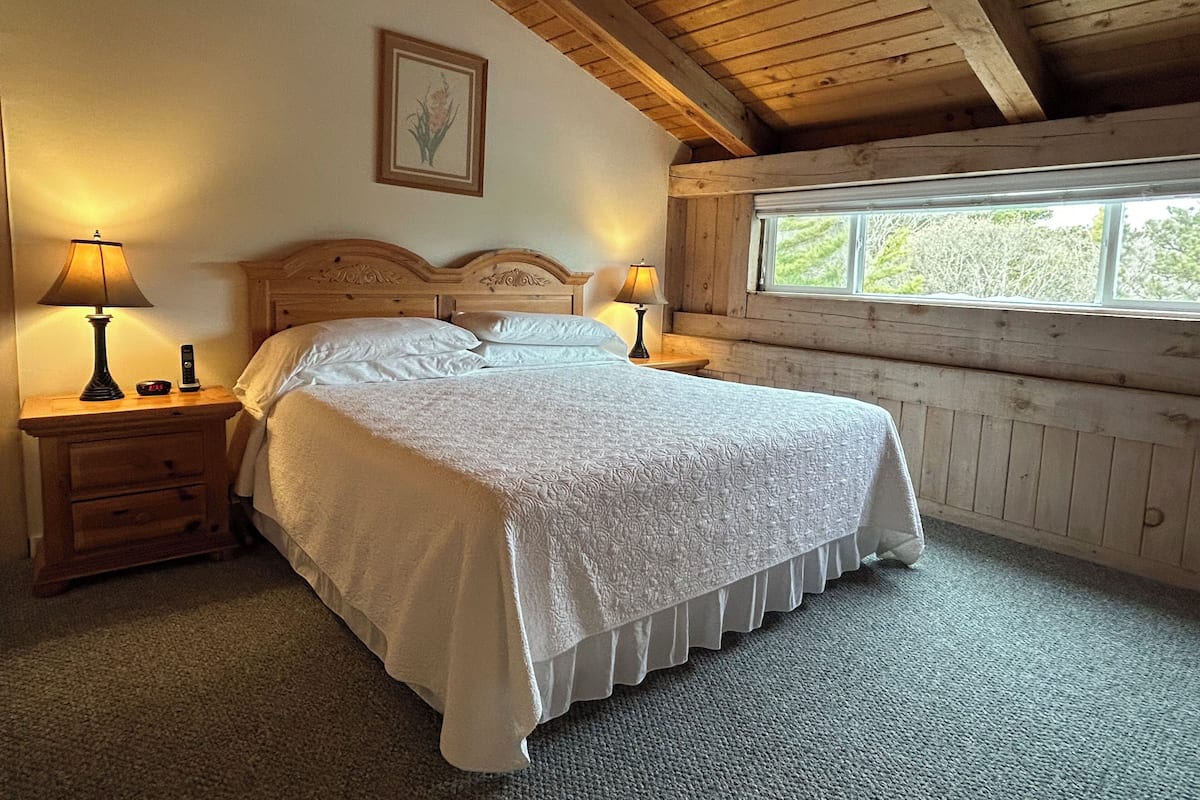 Maison en rangée | Espace de travail pour ordinateurs portables, accès au Wi-Fi (inclus)