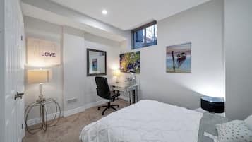 3 bedrooms, desk, iron/ironing board, WiFi