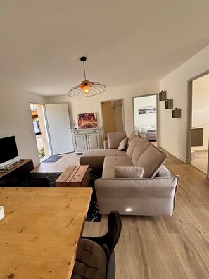 Smart TV - The Montchamp villa (Chambonas)