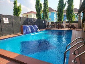 Bar im Pool