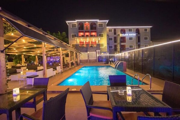 Swim-up bar - Class Suites Hotel and Apartment (Abuja)