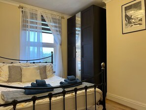 3 Schlafzimmer, Bügeleisen/Bügelbrett, Reisekinderbett, kostenloses WLAN