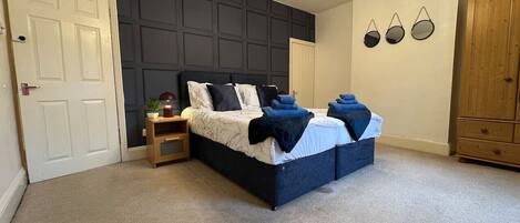 3 bedrooms, iron/ironing board, travel crib, free WiFi