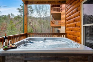 Outdoor spa tub - 1 Mile to Parkway • 5BR, HotTub, Pool Table, Arcade & Theater • Pet Friendly! (Pigeon Forge)