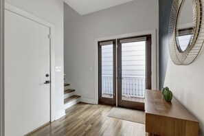 Interior - High-End Modern Home: Mid-Century Style: 3 Bed, 3.5 Bath, Garage, GREAT LOCATION (Nashville)