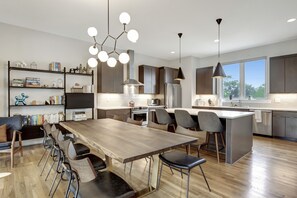 Fridge, microwave, oven, stovetop - High-End Modern Home: Mid-Century Style: 3 Bed, 3.5 Bath, Garage, GREAT LOCATION (Nashville)