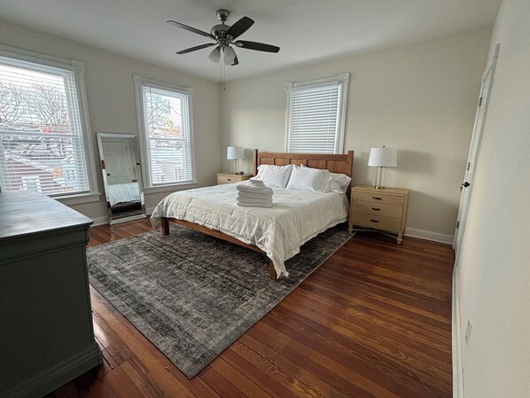 3 bedrooms, travel cot, free WiFi, bed sheets