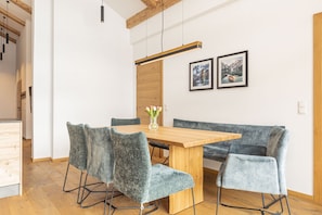 Apartment | Dining - Cosy Apartment Near ski Area (Rauris)