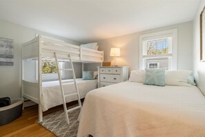 5 Schlafzimmer, Bügeleisen/Bügelbrett, kostenloses WLAN, Bettwäsche