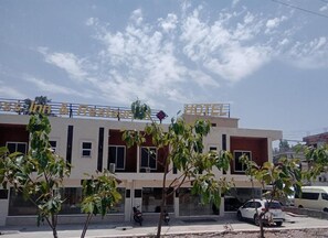 Fachada de la propiedad