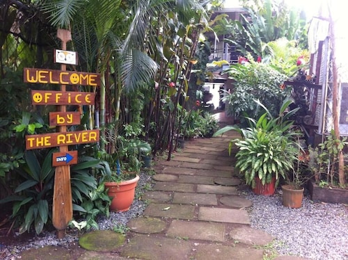 Tortuguero Adventures GuestHouse