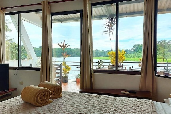Habitación triple familiar, vistas a la laguna | Wifi gratis