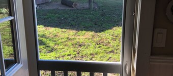 Charming 2-bedroom farmhouse with WiFi, AC in tranquil LaFayette