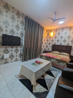 9 Schlafzimmer, WLAN