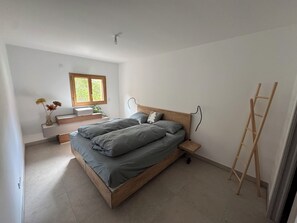 3 soverom, strykejern/-brett, wi-fi og sengetøy