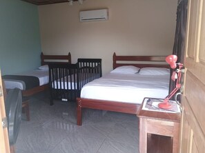 Basic Room, Mountain View | Free WiFi - Cabinas El Pilon Rio Celeste (Katira)