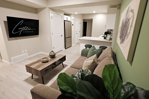 Edgemont Retreat Suite|Long Stays|WEM|Disney+