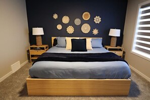 5 bedrooms, desk, iron/ironing board, travel cot