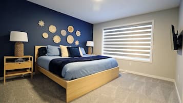 7 bedrooms, desk, iron/ironing board, travel crib