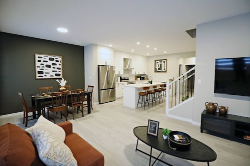 Edgemont Retreat|A/C|River Cree|WEM|Disney+