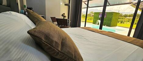 1 bedroom, in-room safe, desk, iron/ironing board