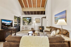 Smart-tv, pejs, bordfodbold