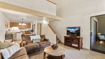 TV connectée, cheminée, baby-foot