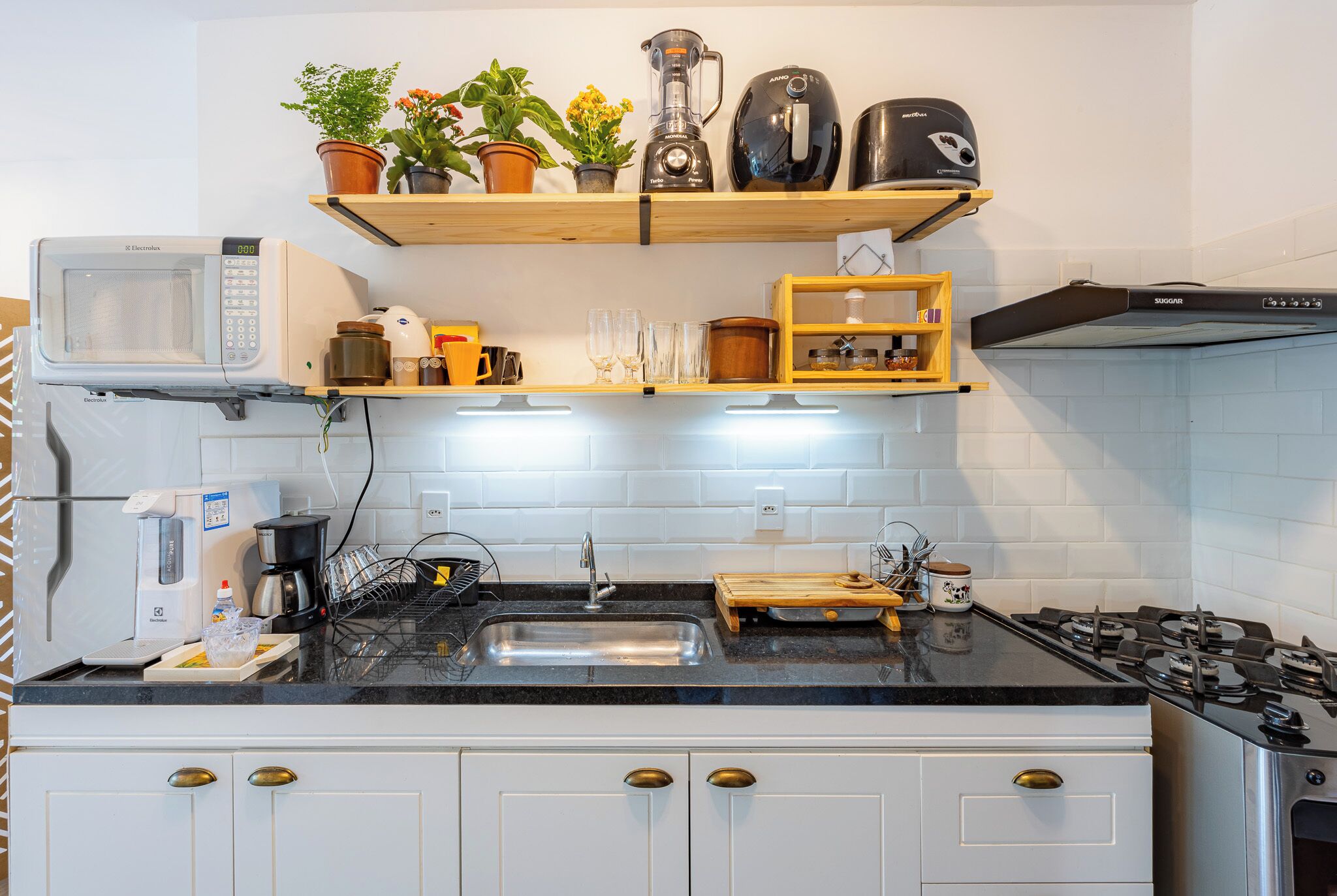 Kaffetrakter/tekoker, mikrobølgeovn, ovn og kokeplater