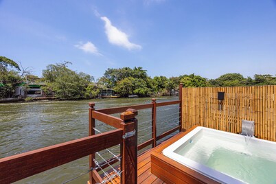 Gigóia Island Pier