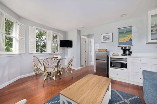 Waverly Suite 2 on the Beach