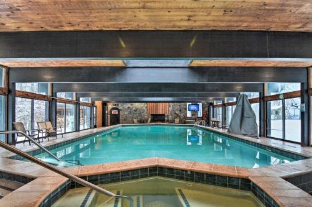 Indoor pool, outdoor pool
