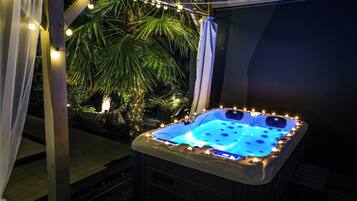 Premium Duplex, Hot Tub, Pool View | Terrace/patio