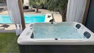 Premium Duplex, Hot Tub, Pool View | Terrace/patio