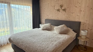 5 Schlafzimmer, Bügeleisen/Bügelbrett, Reisekinderbett, kostenloses WLAN