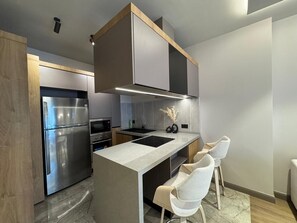 Private kitchen - Luxury 1-Bedroom Apartment in Cantonments (Accra)