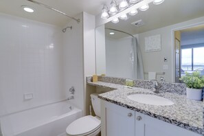 Apartment, City View | Bathroom - Spacious Apartment at Pentagon City (Arlington)