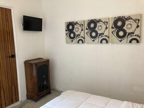 1 bedroom, WiFi, bed sheets