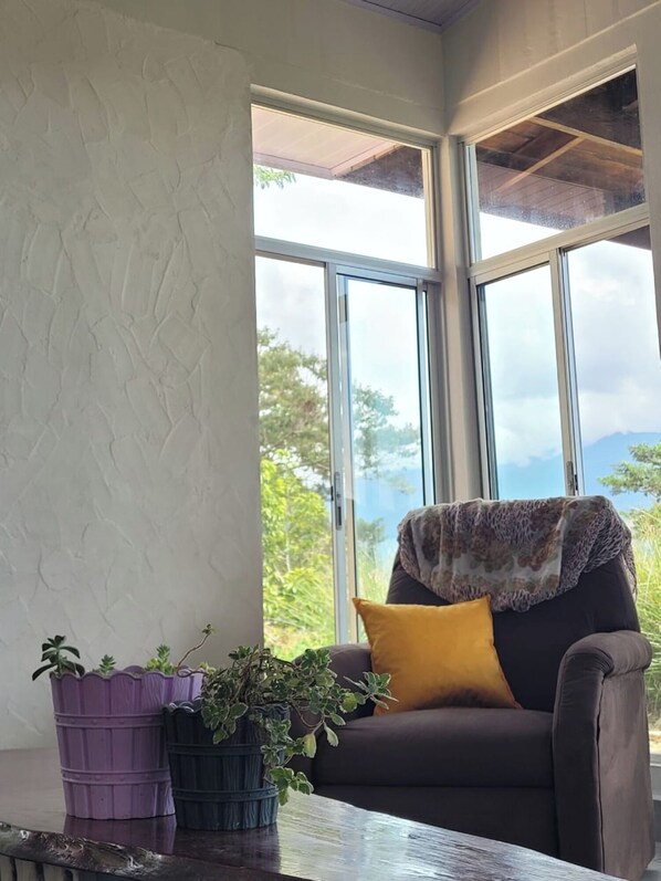 Interior - Beautiful home in the Heights: Panoramic Views and Tranquility in Rivas (Pérez Zeledón)