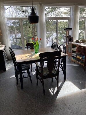Dining - Luxury Lakefront Retreat | 3 bed,3 bath, near Parry Sound | Save on Weekly Stays (Parry Sound)