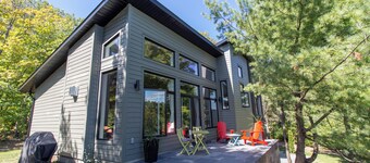 Luxury Lakefront Retreat | 3 bed,3 bath, near Parry Sound | Save on Weekly Stays