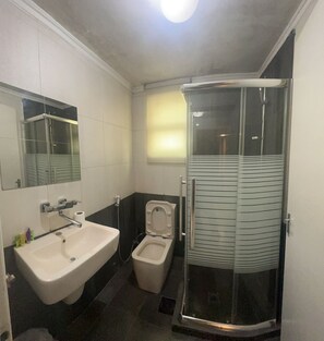 Comfort Double Room, City View | Bathroom - Masaya Aldiar (Amman)