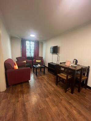 Comfort Double Room, City View | Living area - Masaya Aldiar (Amman)