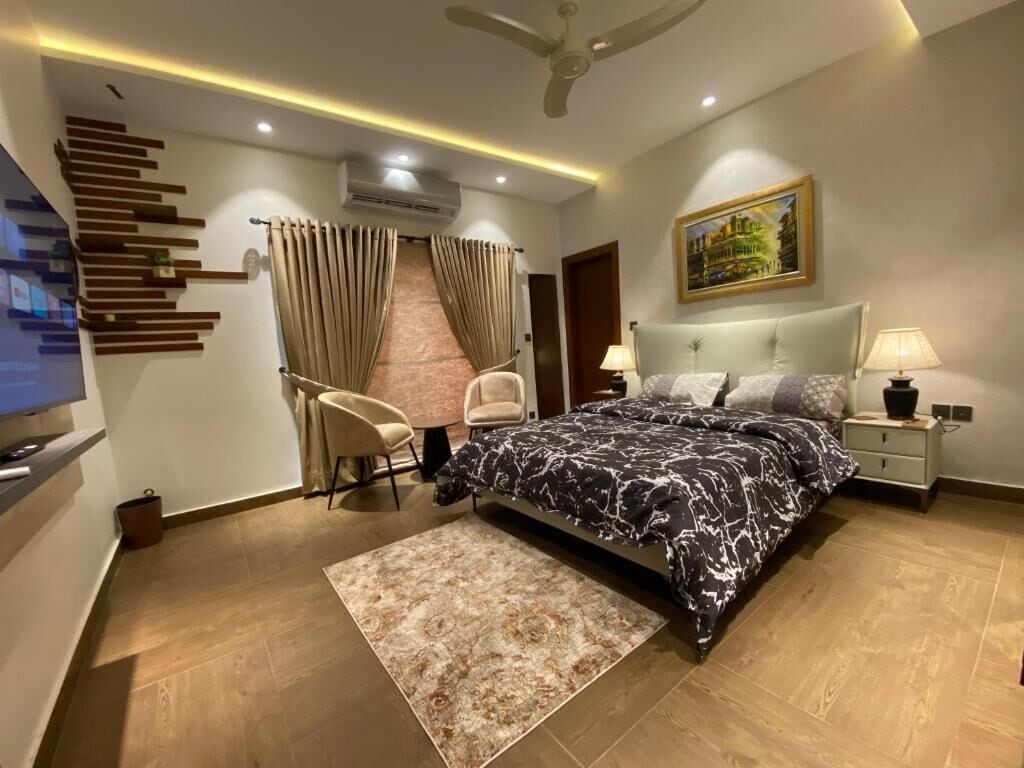 Deluxe tweepersoonskamer | Geluiddichte muren, een strijkplank/strijkijzer, gratis wifi